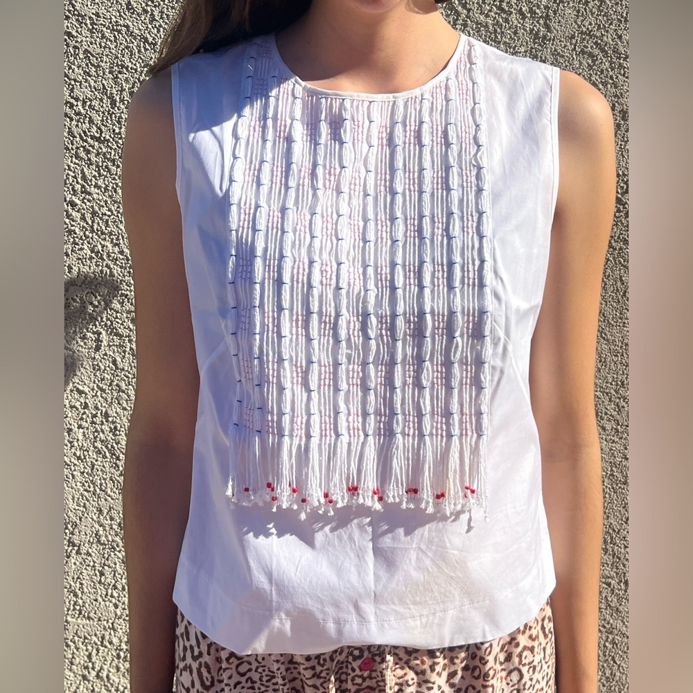 Brooks Brothers White Sleeveless Blouse with Embroidery